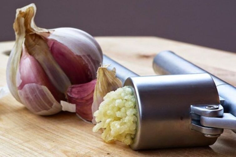 garlic against fungus