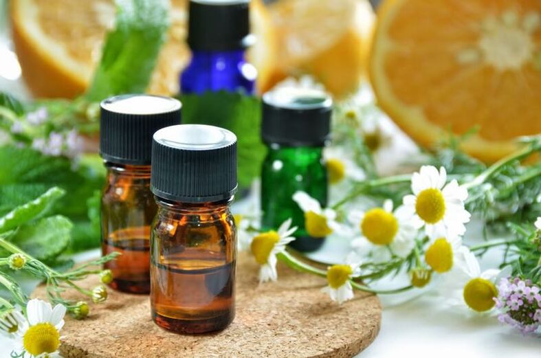 Essential oils for the treatment of nail fungi
