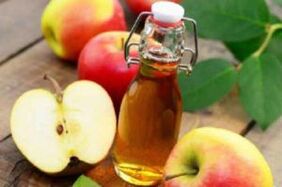 treat nail fungus with apple cider vinegar